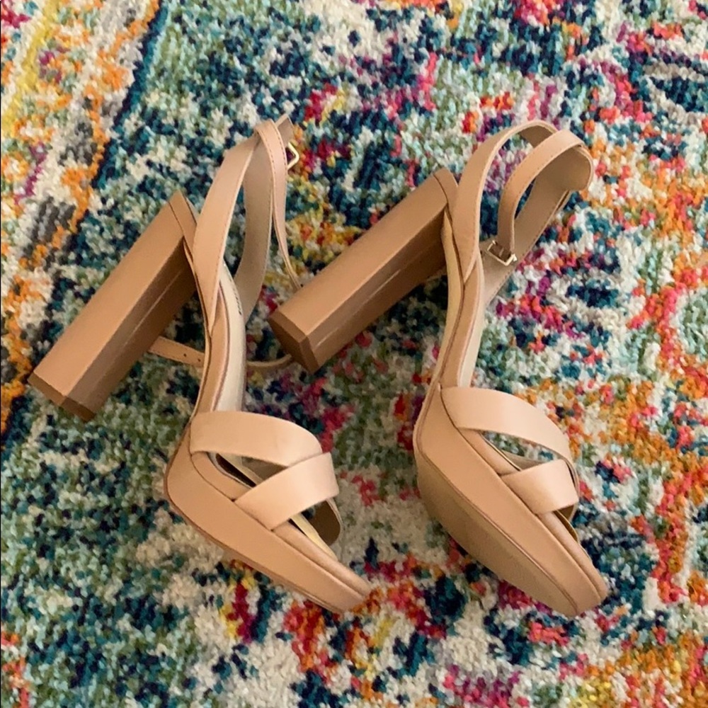 Gianni Bini Nude Heels